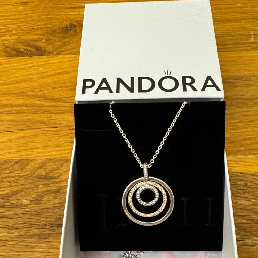 Pandora 3 circle necklace